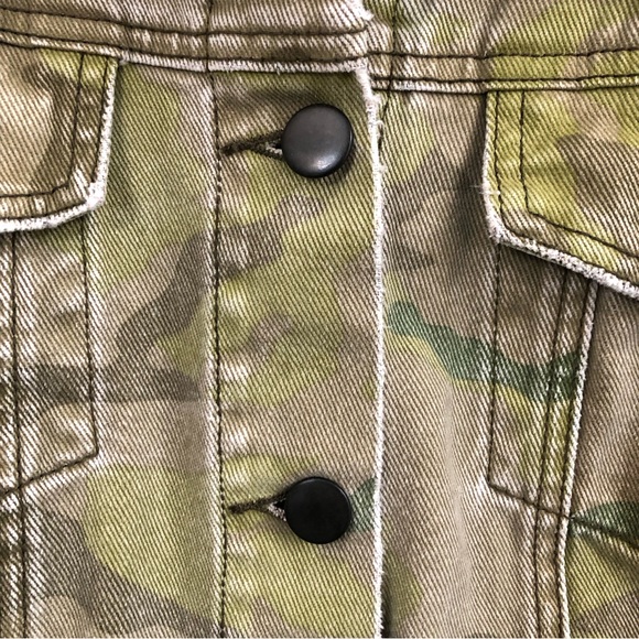 Free People x one teaspoon | Safari Camo Embroidered Collar Bandits Jean Jacket - Picture 5 of 16